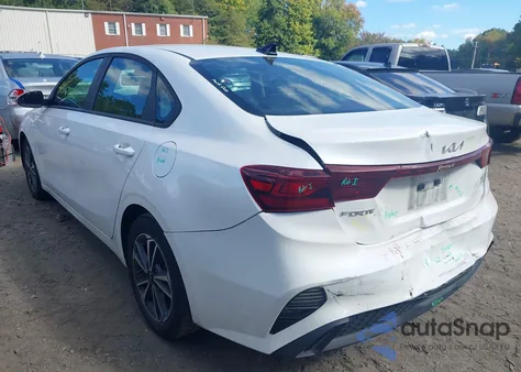 2023 Kia Forte Lxs z USA, uszkodzony, nr VIN 3KPF24AD4PE645247